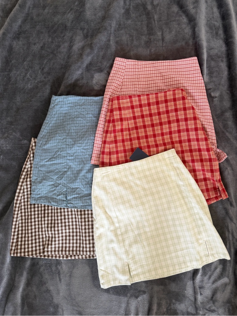 Brandy Melville BUNDLE 5 cara skirts - Pink, Blue, Red, Brown, Cream